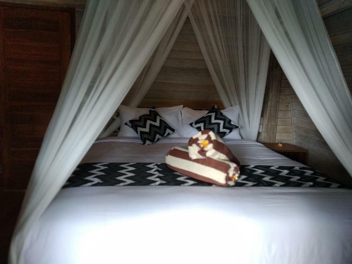 Honeybee Huts Acomodação com café da manhã Lembongan Exterior foto