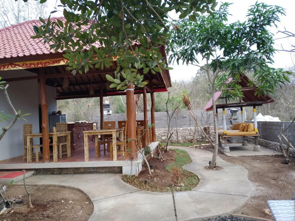 Honeybee Huts Acomodação com café da manhã Lembongan Exterior foto