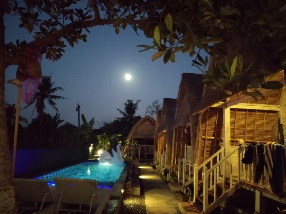 Honeybee Huts Acomodação com café da manhã Lembongan Exterior foto