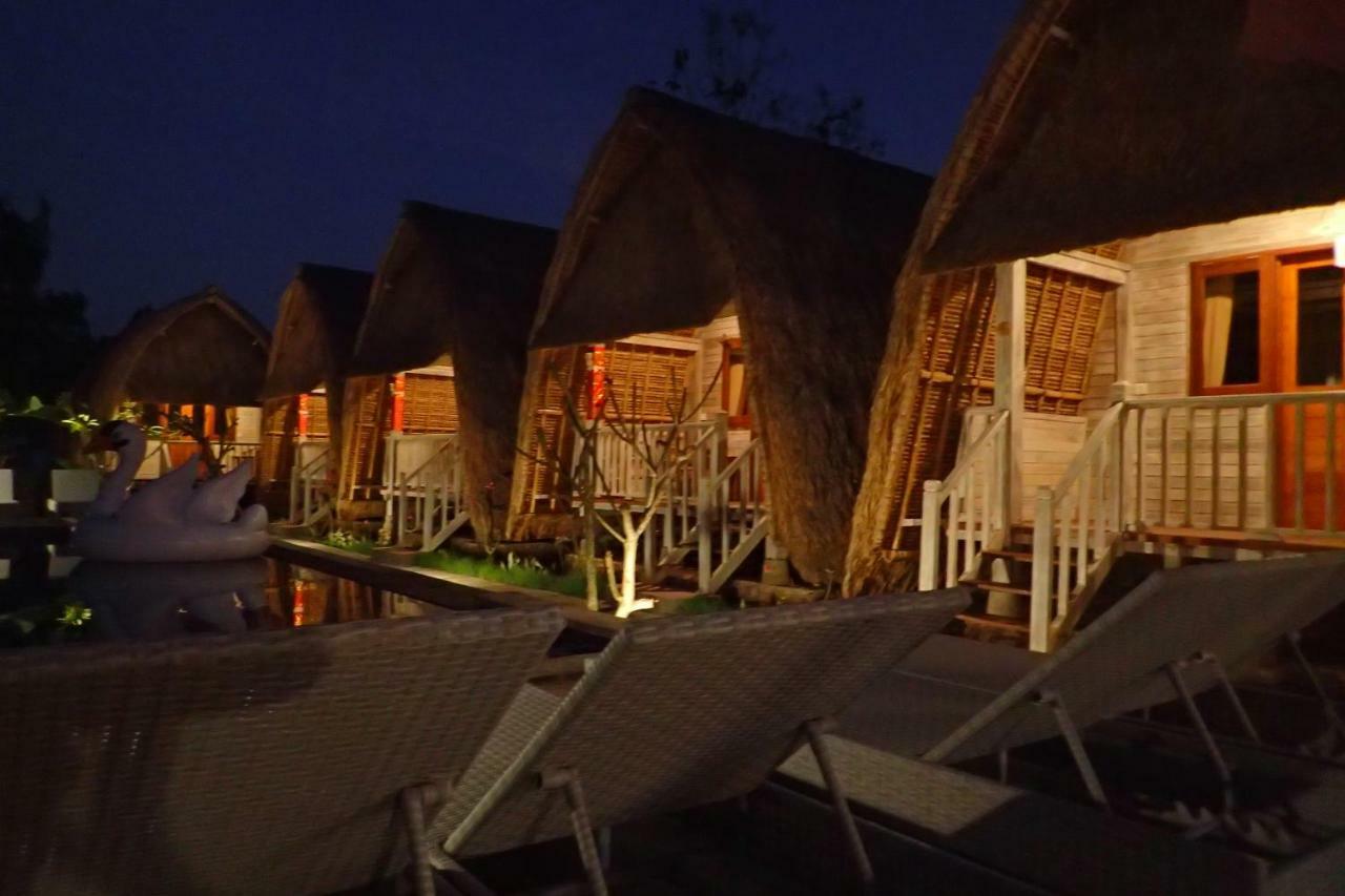 Honeybee Huts Acomodação com café da manhã Lembongan Exterior foto