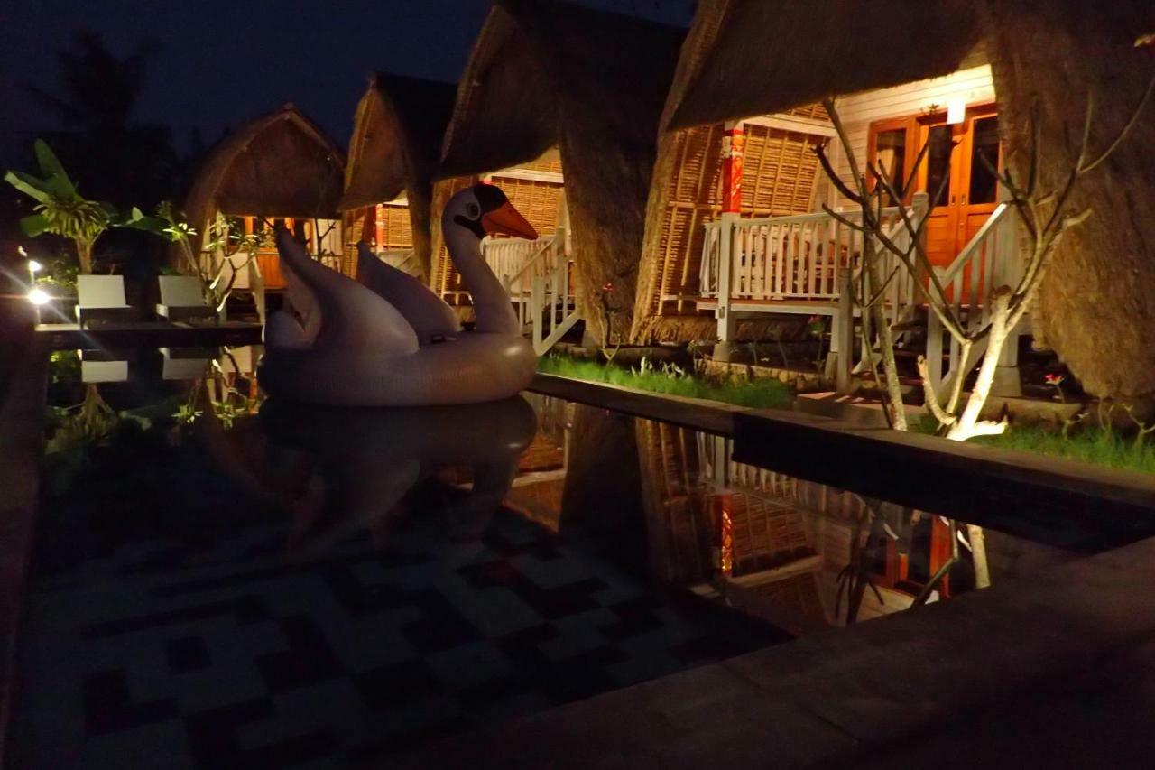 Honeybee Huts Acomodação com café da manhã Lembongan Exterior foto